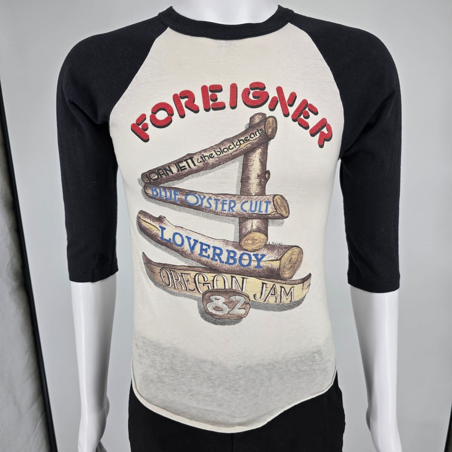 Vintage 1982 Oregon Jam Foreigner/Joan Jett/BOC Raglan Concert T-Shirt (XS)