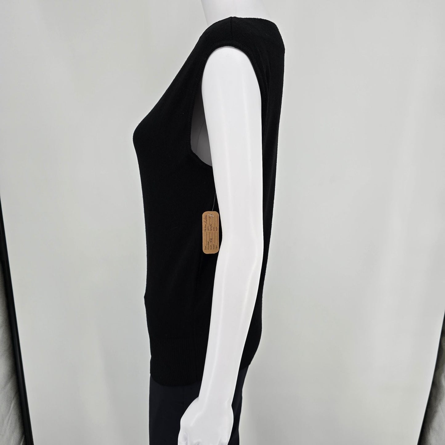Vintage 1960s Women's Black Knit Bateau Neck Sleeveless Sweater Shell (M)