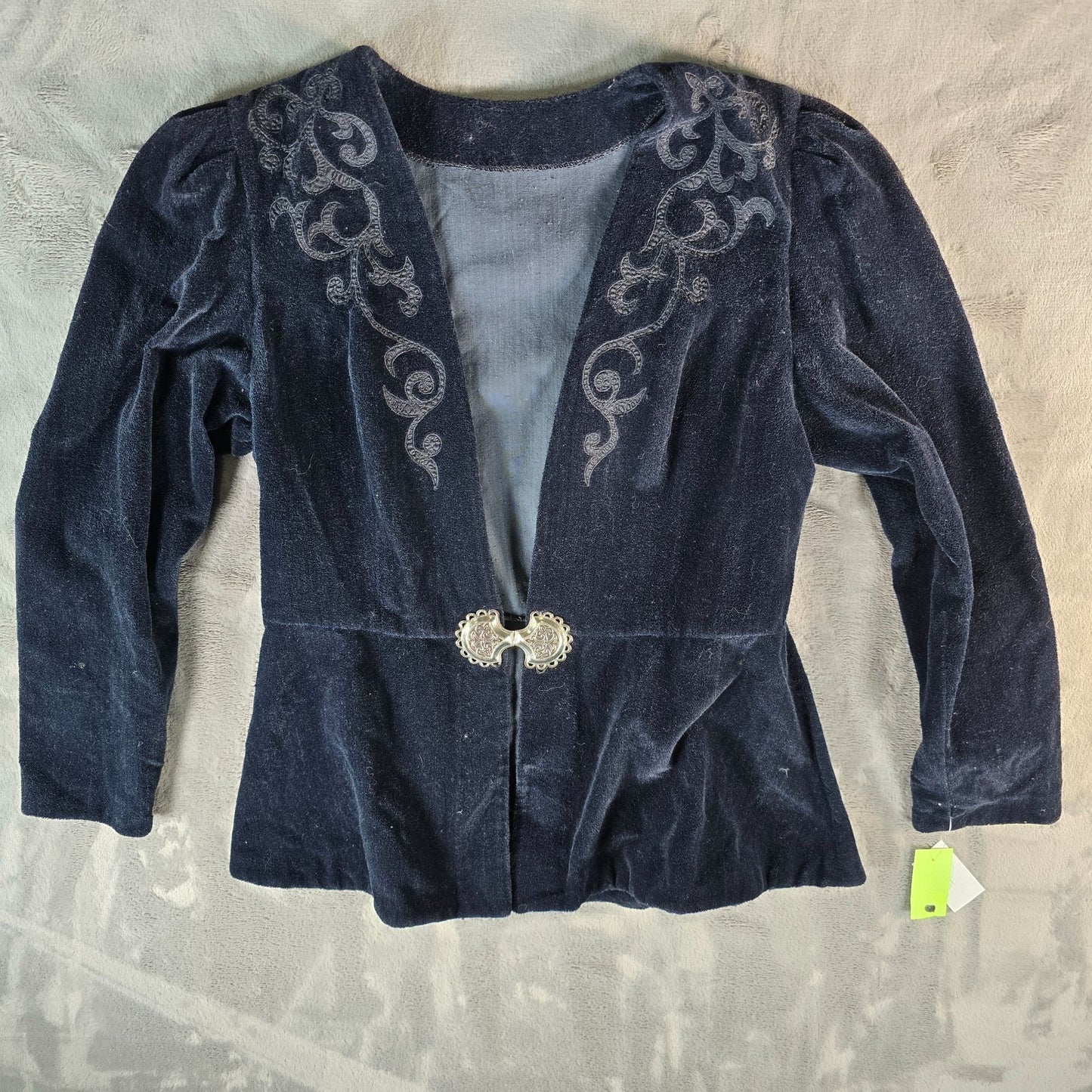 Vintage 1970s Unbranded Navy Velvet Embroidered 40s-Style Peplum Jacket (S)
