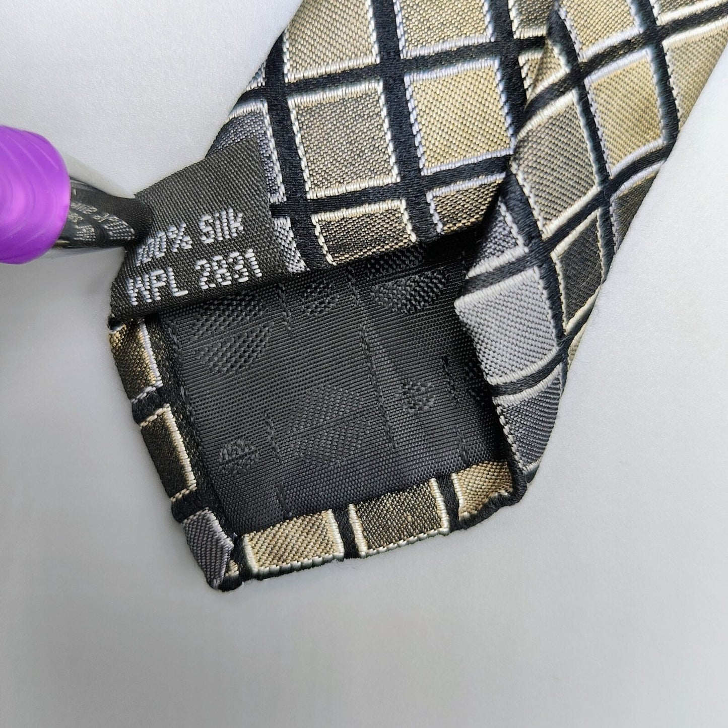 Perry Ellis Portfolio Mens Geometric Checkered Silk Tie (Fair/Good Condition)