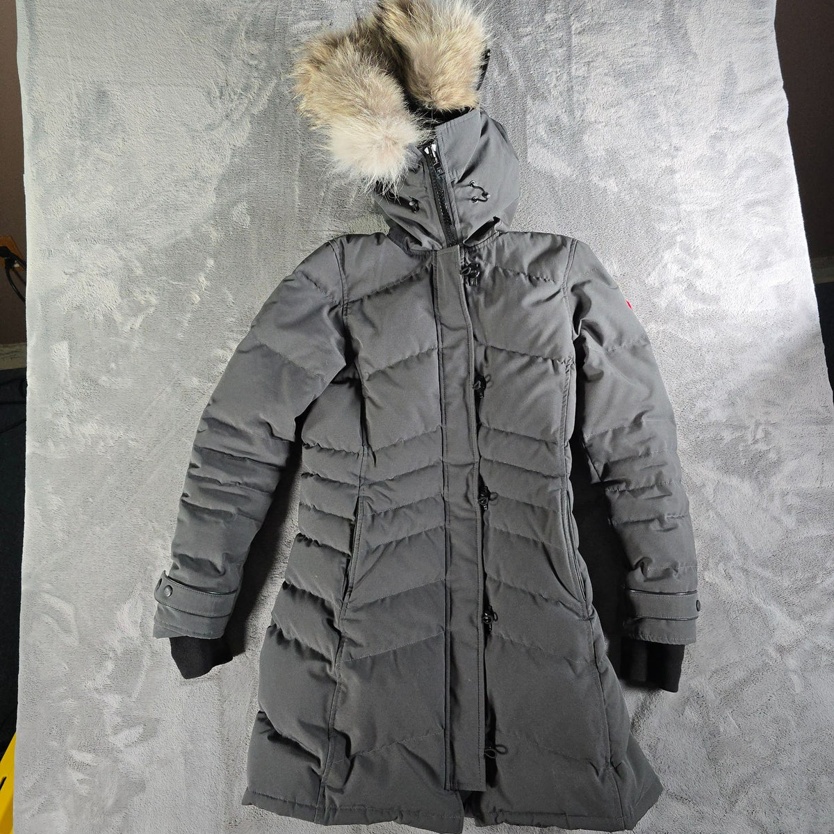 2010s Canada Goose 2090L Lorette Hooded Coyote Trim Down Parka (Women's XS)
