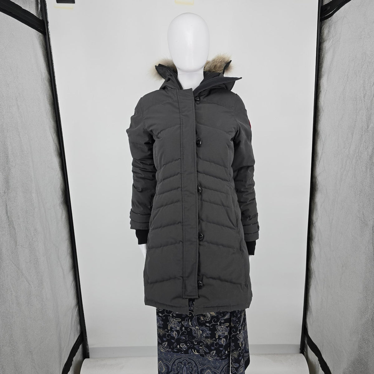2010s Canada Goose 2090L Lorette Hooded Coyote Trim Down Parka (Women's XS)