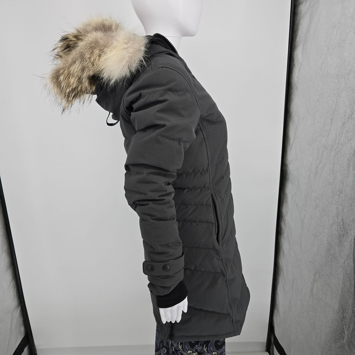 2010s Canada Goose 2090L Lorette Hooded Coyote Trim Down Parka (Women's XS)