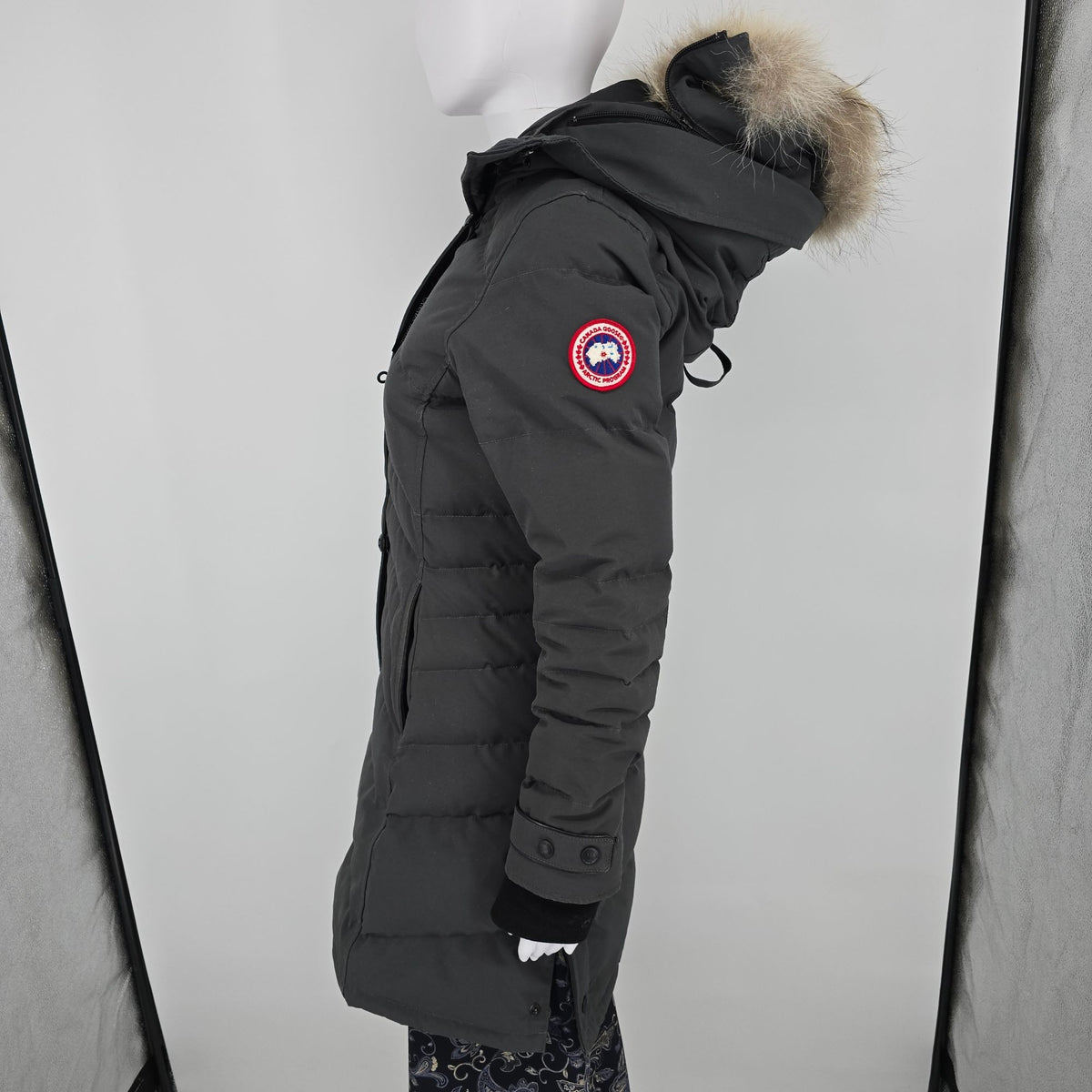 2010s Canada Goose 2090L Lorette Hooded Coyote Trim Down Parka (Women's XS)