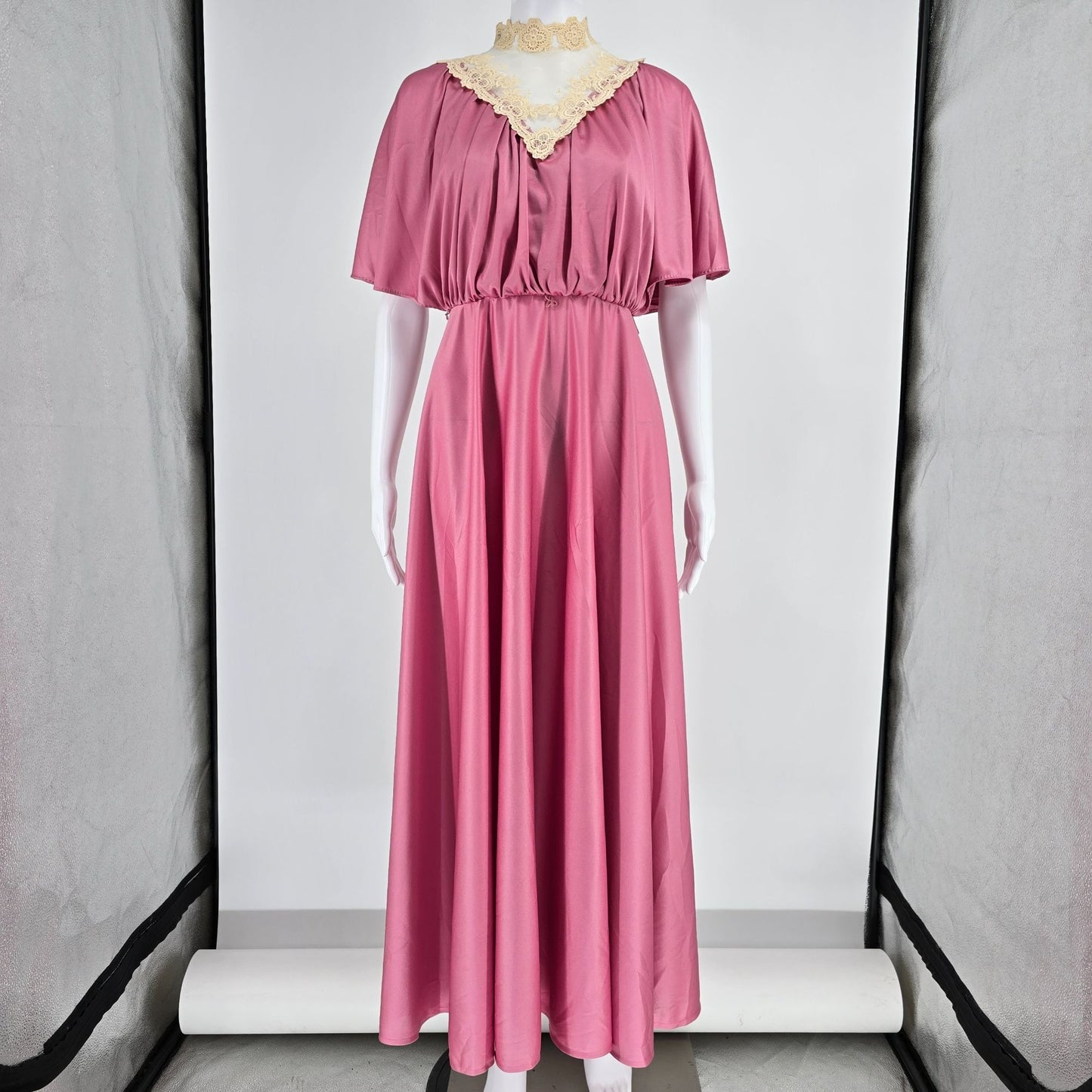 Vintage 1970s Unbranded Lace Neck Pink Flutter Sleeve Maxi Hostess Dress (XS)