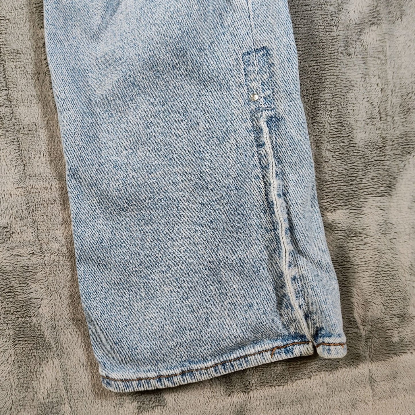S.O.N.G. Women's Slim Flare Light Wash 27x27.5 Denim Blue Jeans (Size 4/27)