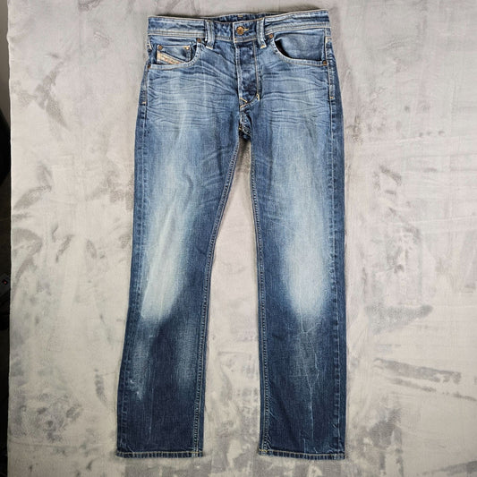 2010 Diesel Larkee Distressed Regular Straight Mens Stretch Denim Jeans (32x31)