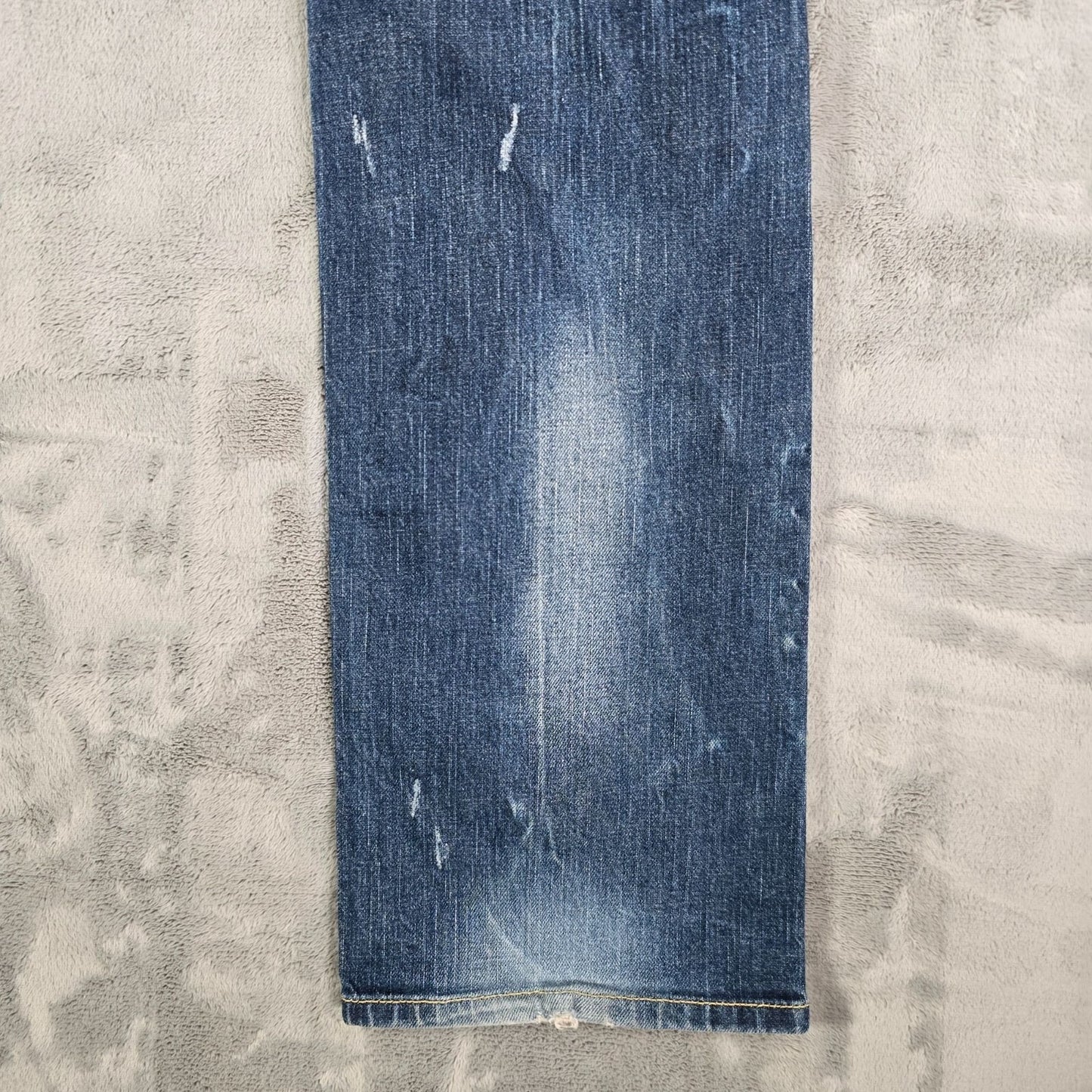 2010 Diesel Larkee Distressed Regular Straight Mens Stretch Denim Jeans (32x31)