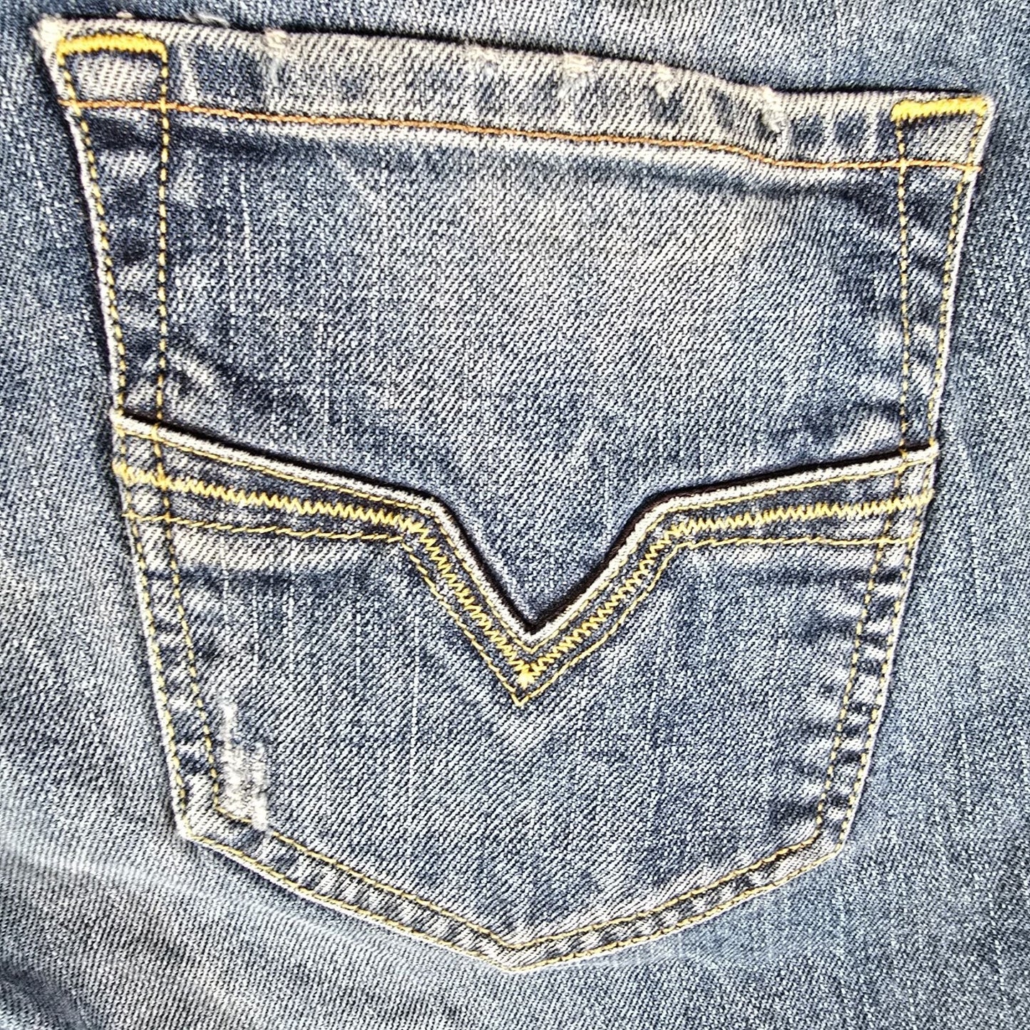 2010 Diesel Larkee Distressed Regular Straight Mens Stretch Denim Jeans (32x31)