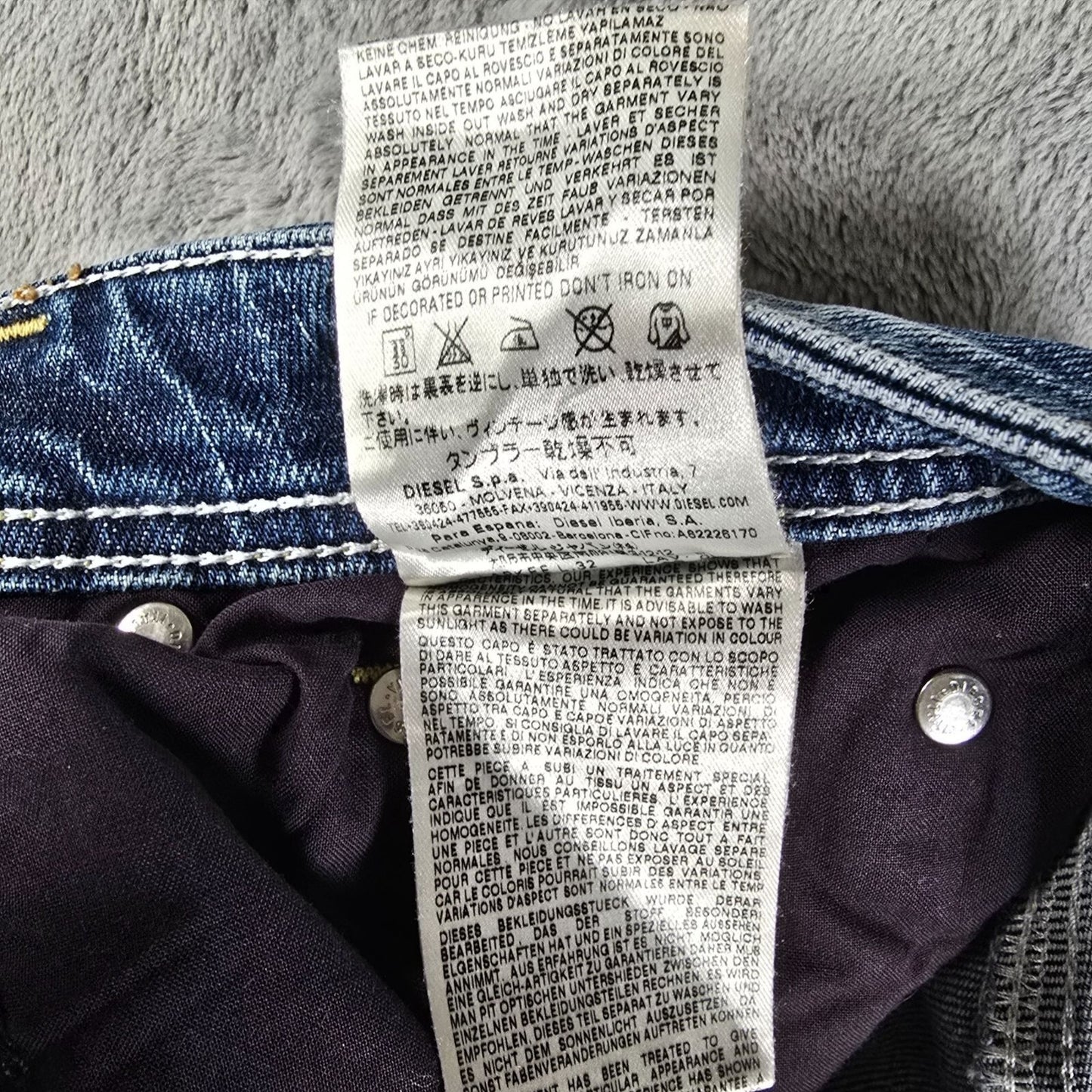 2010 Diesel Larkee Distressed Regular Straight Mens Stretch Denim Jeans (32x31)