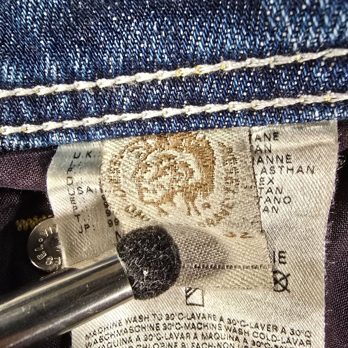 2010 Diesel Larkee Distressed Regular Straight Mens Stretch Denim Jeans (32x31)