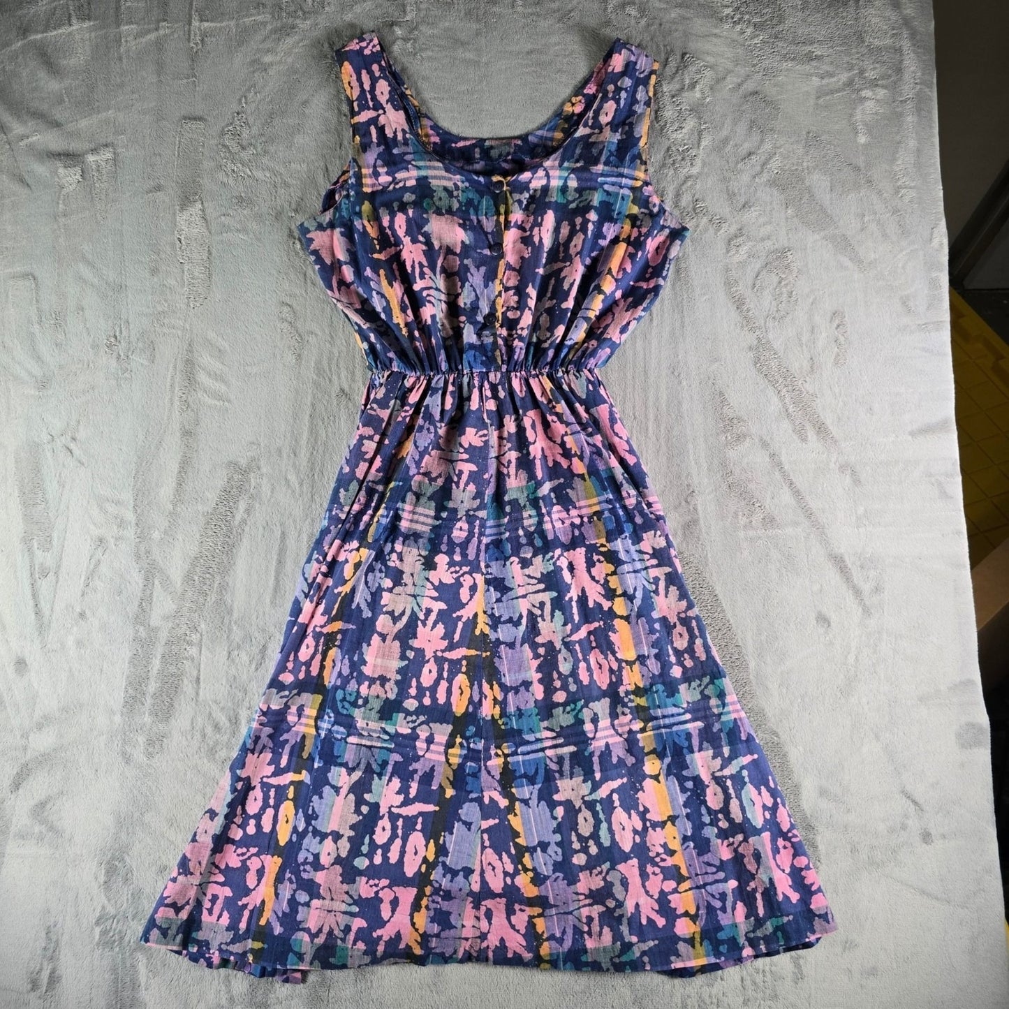 Vintage 1990s Blue/Pink Batik Elastic Waist Sleeveless Midi Sundress (L)