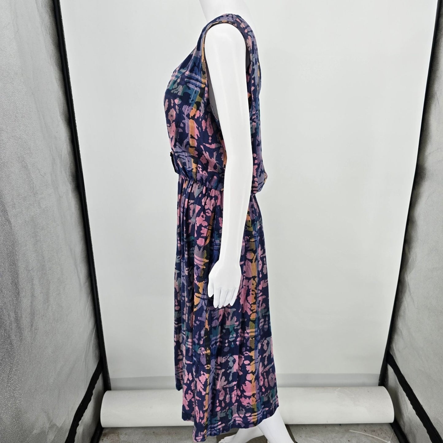 Vintage 1990s Blue/Pink Batik Elastic Waist Sleeveless Midi Sundress (L)