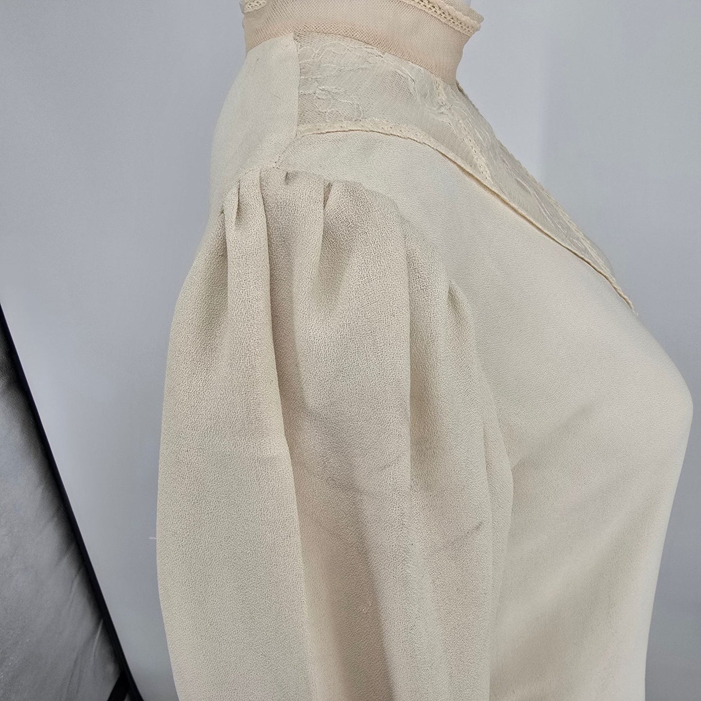 Vintage 1970s Patty's Closet Lace Yoke Semi-Sheer Victorian/Prairie Blouse (M)