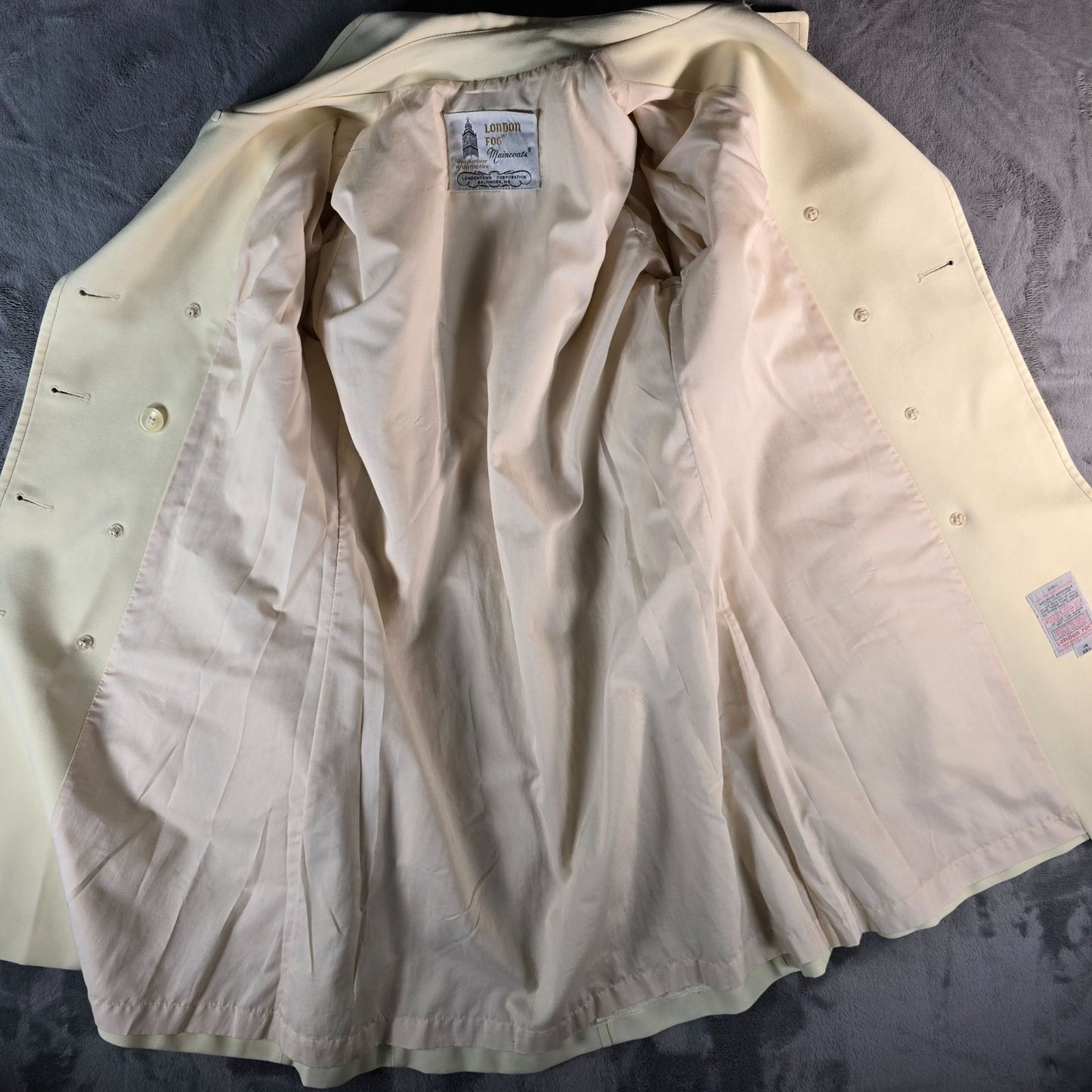 Vintage 1970s London Fog Maincoats Ivory Double-Breasted Walking Coat (M)