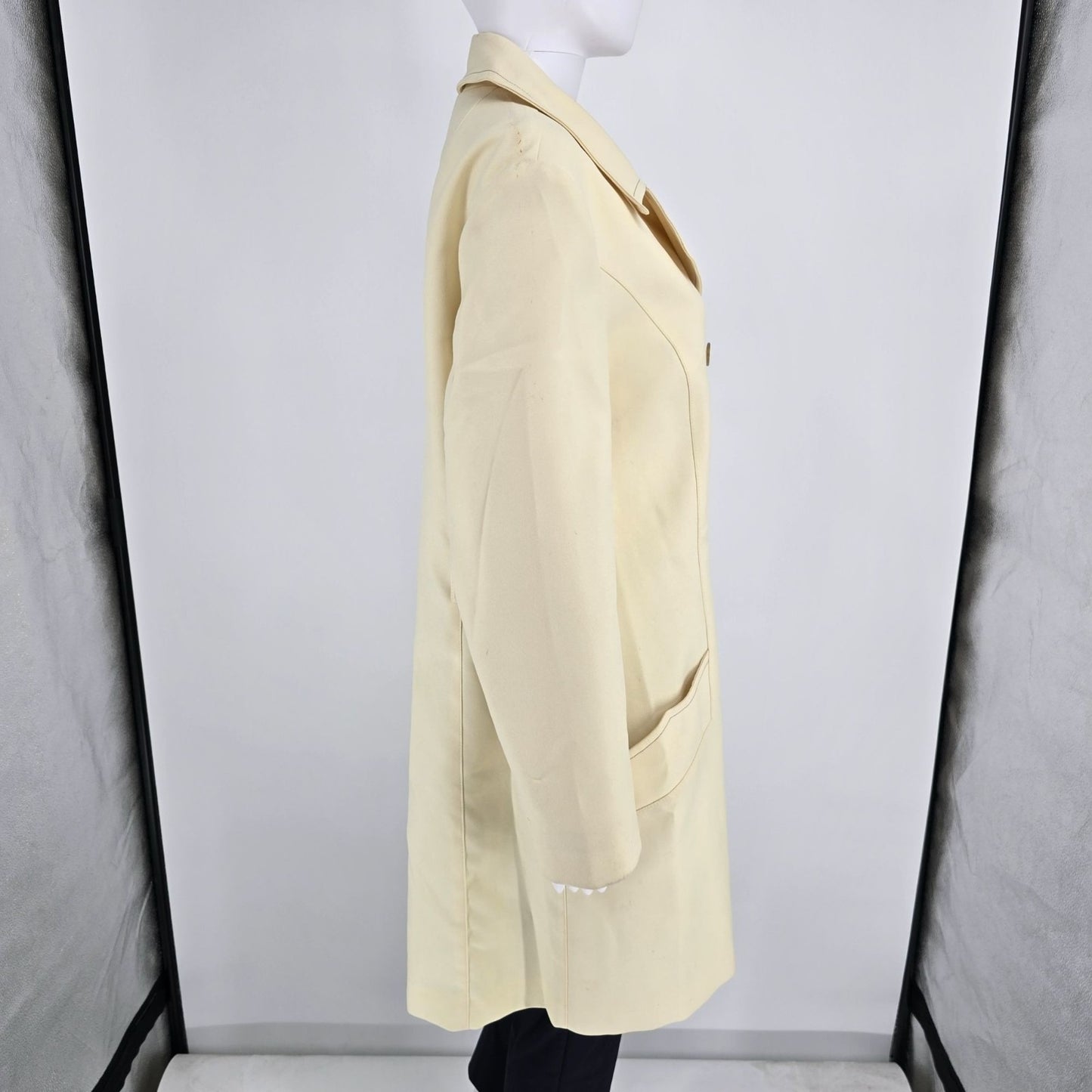 Vintage 1970s London Fog Maincoats Ivory Double-Breasted Walking Coat (M)