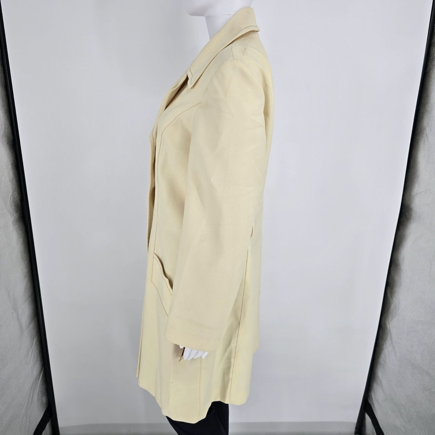 Vintage 1970s London Fog Maincoats Ivory Double-Breasted Walking Coat (M)