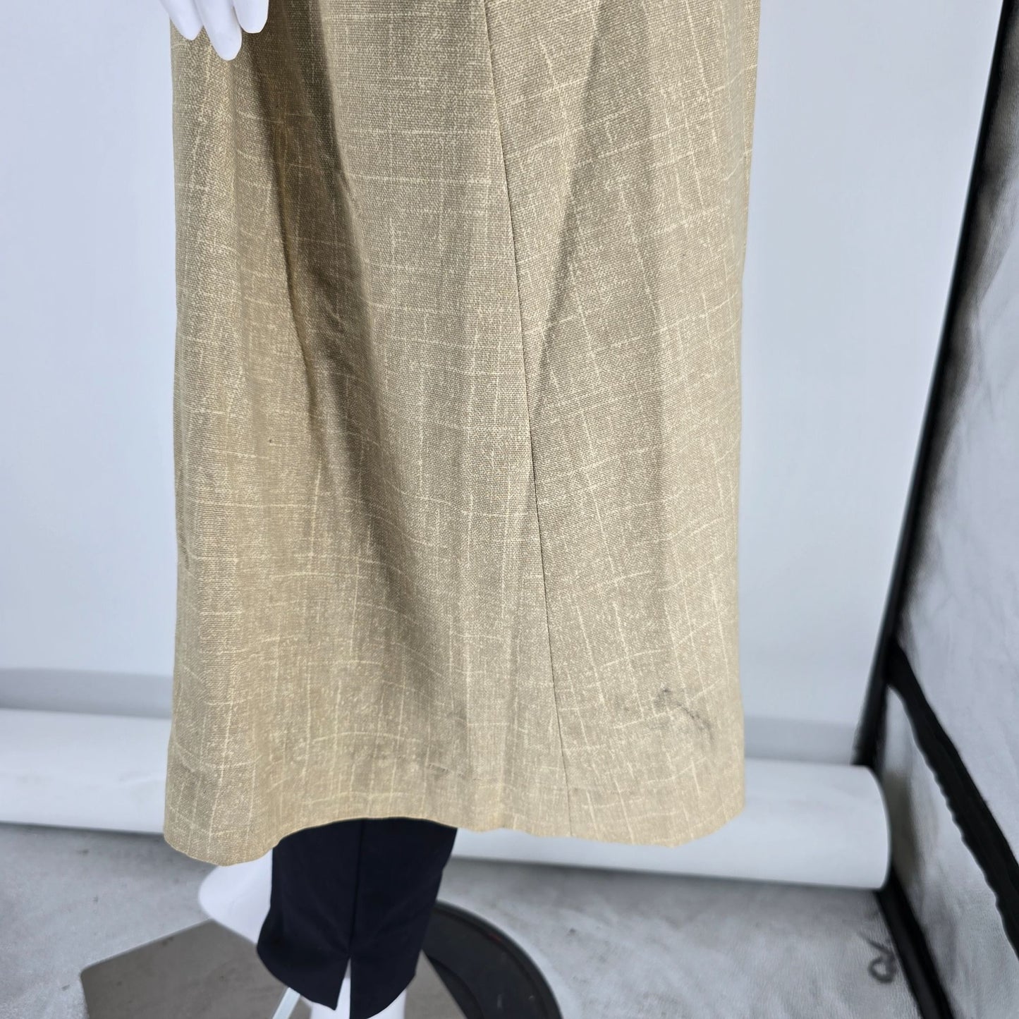 Vintage Early 1970s Beige Linen-Look Belted Coat w/ Botanical Print Lining (L)