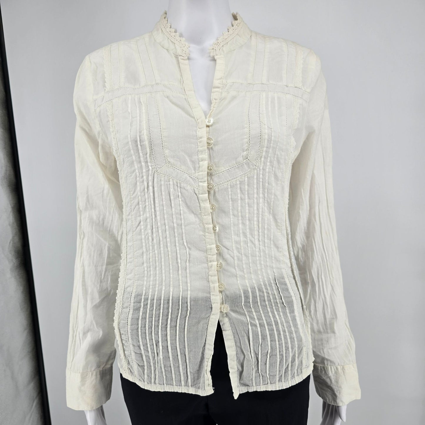 Distressed Vintage Y2K Cream Pintuck Pleated Lace Trim Boho/Victorian Blouse (M)