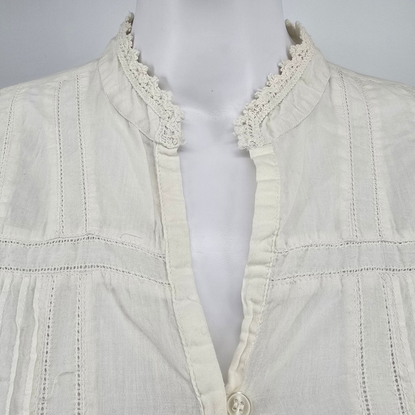 Distressed Vintage Y2K Cream Pintuck Pleated Lace Trim Boho/Victorian Blouse (M)