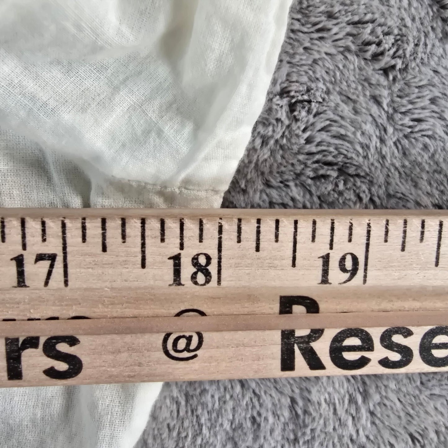 Distressed Vintage Y2K Cream Pintuck Pleated Lace Trim Boho/Victorian Blouse (M)