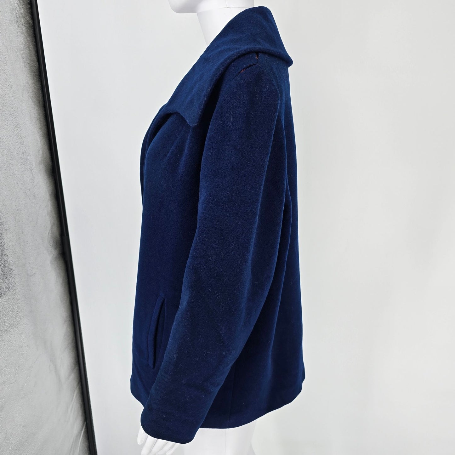 Damaged Vintage 1980s Aquascutum Women's Navy Blue Open Front Wool Jacket (L)