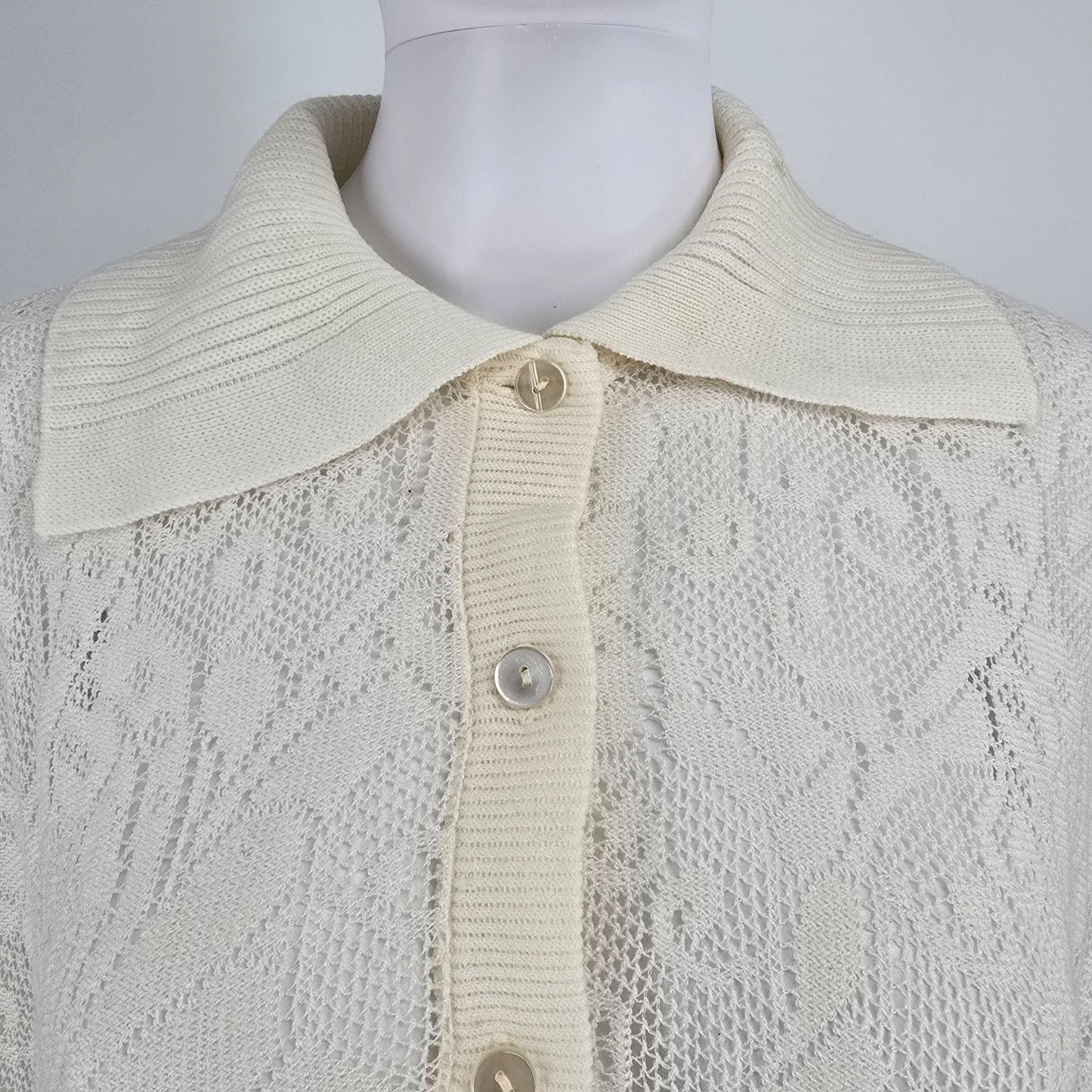 Vintage 1970s Ben Goodman-Nethe Ivory Lace Knit Button-Front Arm Slit Cape (OS)