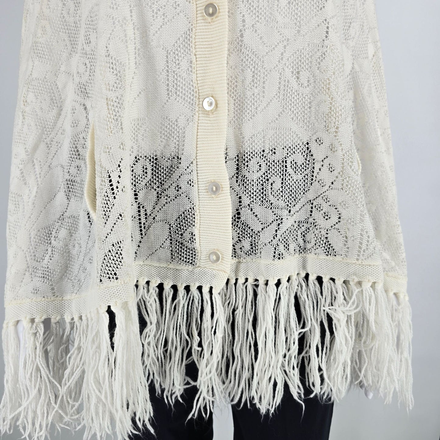 Vintage 1970s Ben Goodman-Nethe Ivory Lace Knit Button-Front Arm Slit Cape (OS)