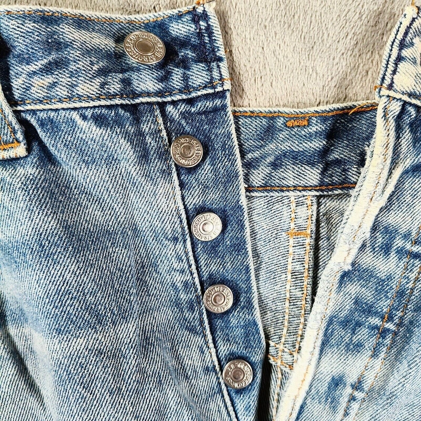 Vintage 1991 Levi's 501XX DIY Blue Denim Cutoff Jean Shorts (W33)