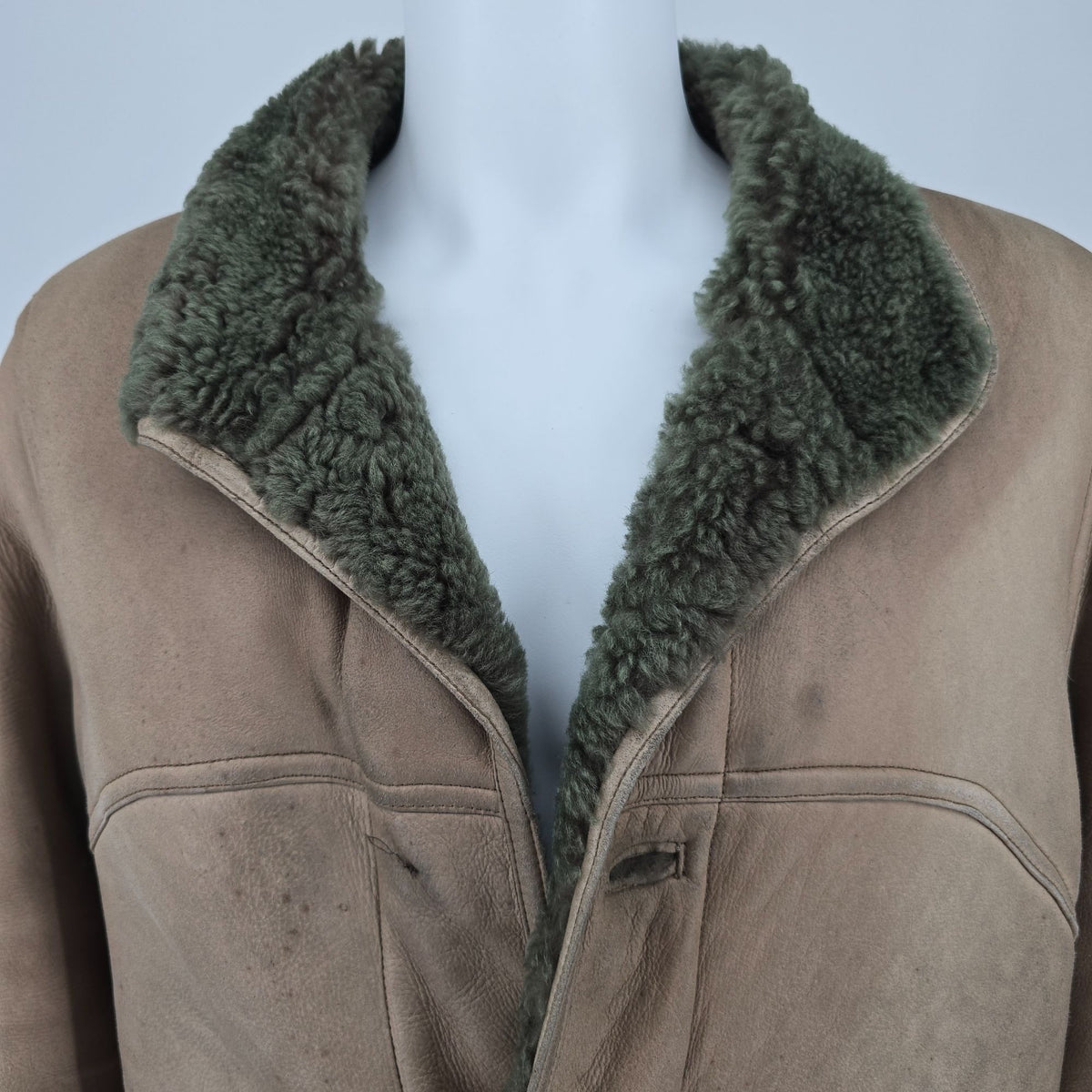 Distressed Vintage 1980s Scout Leather Italian Sheepskin Shearling Car Coat (M)
