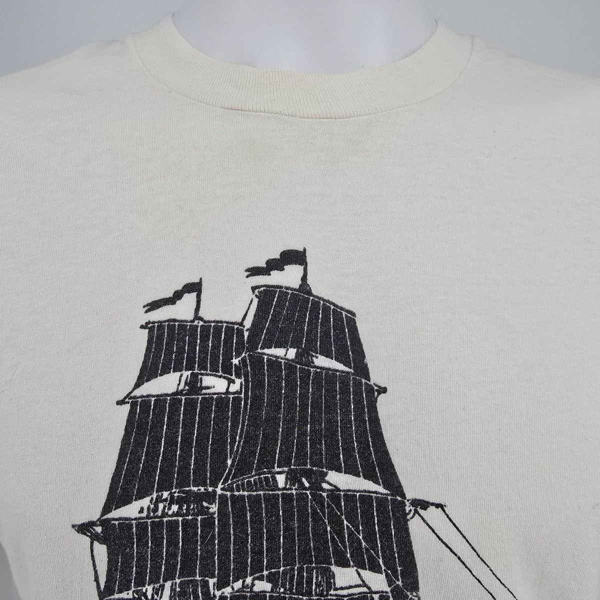 Distressed Vintage 1990s Screen Stars Boston Tall Ships Souvenir T-Shirt (M)