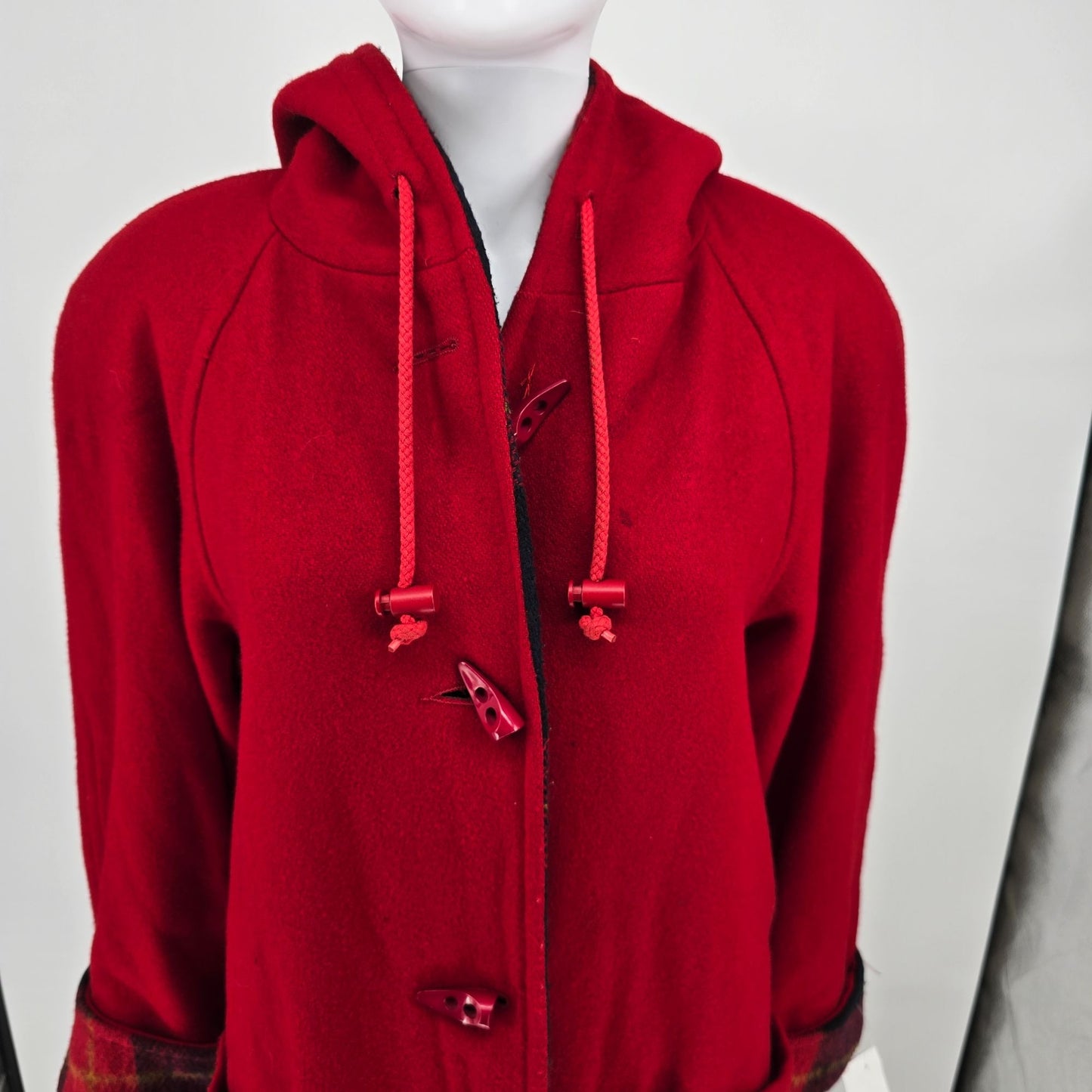 Vintage 1970s Suz-ette Fashions/Spuncraft Red Wool Blend Hooded Duffle Coat (L)