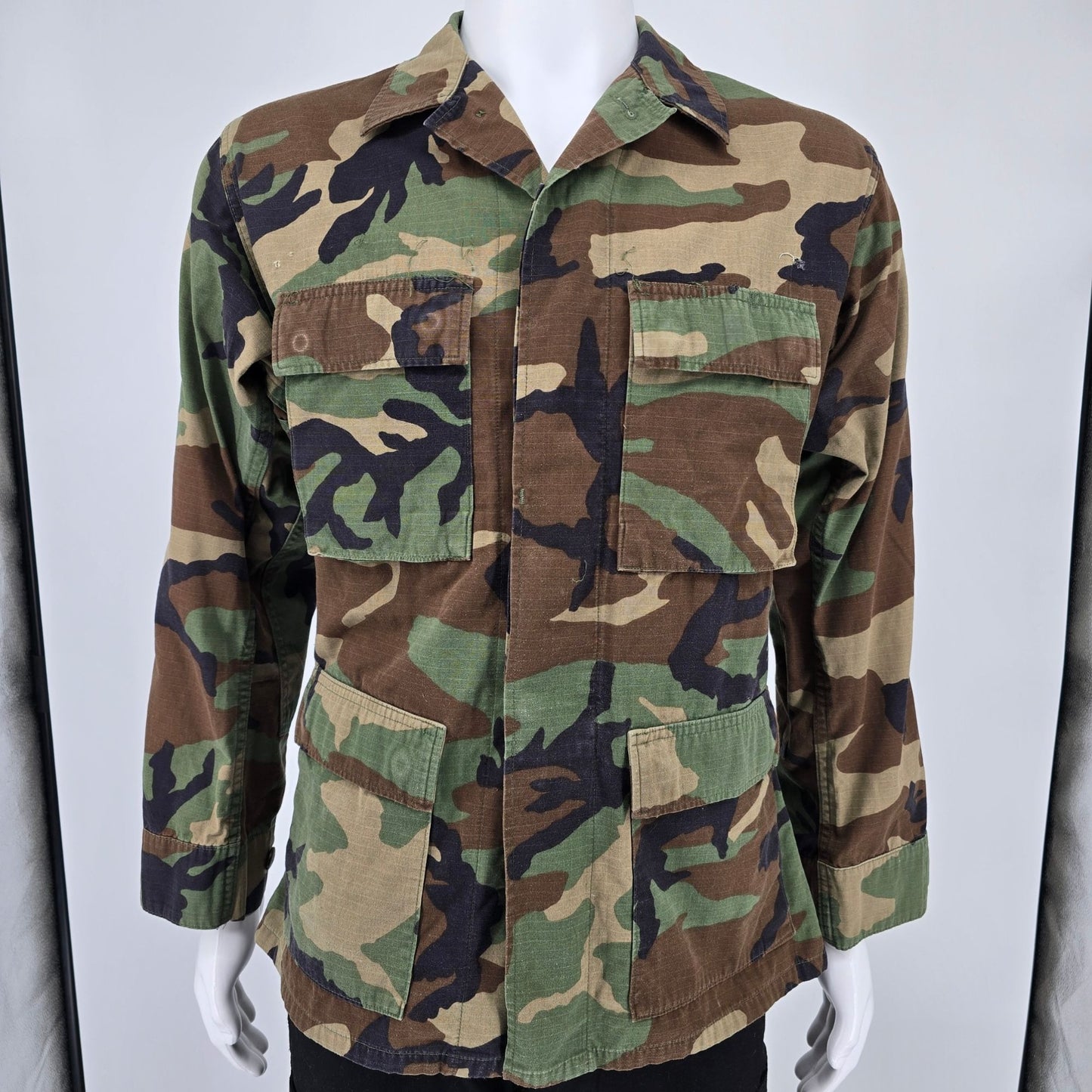 Vintage 1999 U.S Army Woodland Camouflage Pattern Hot Weather Combat Coat (S)
