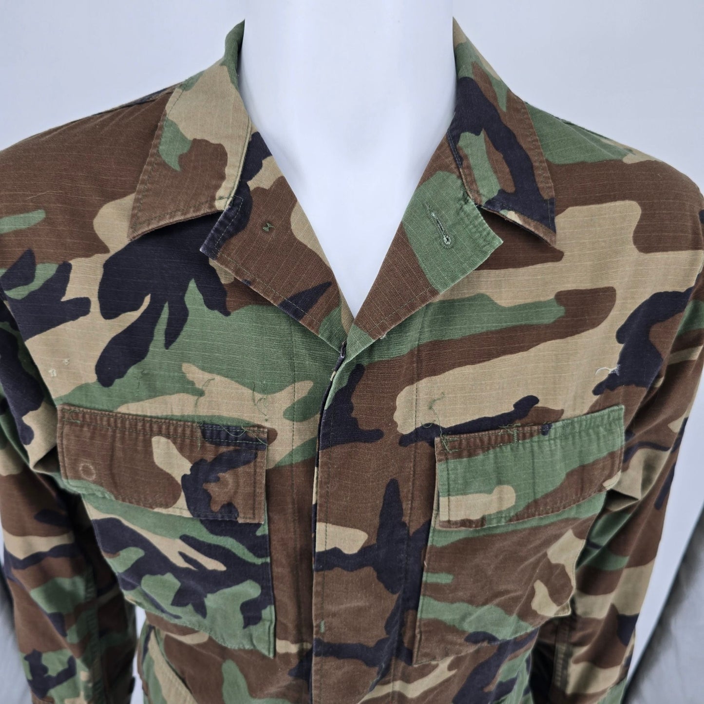 Vintage 1999 U.S Army Woodland Camouflage Pattern Hot Weather Combat Coat (S)