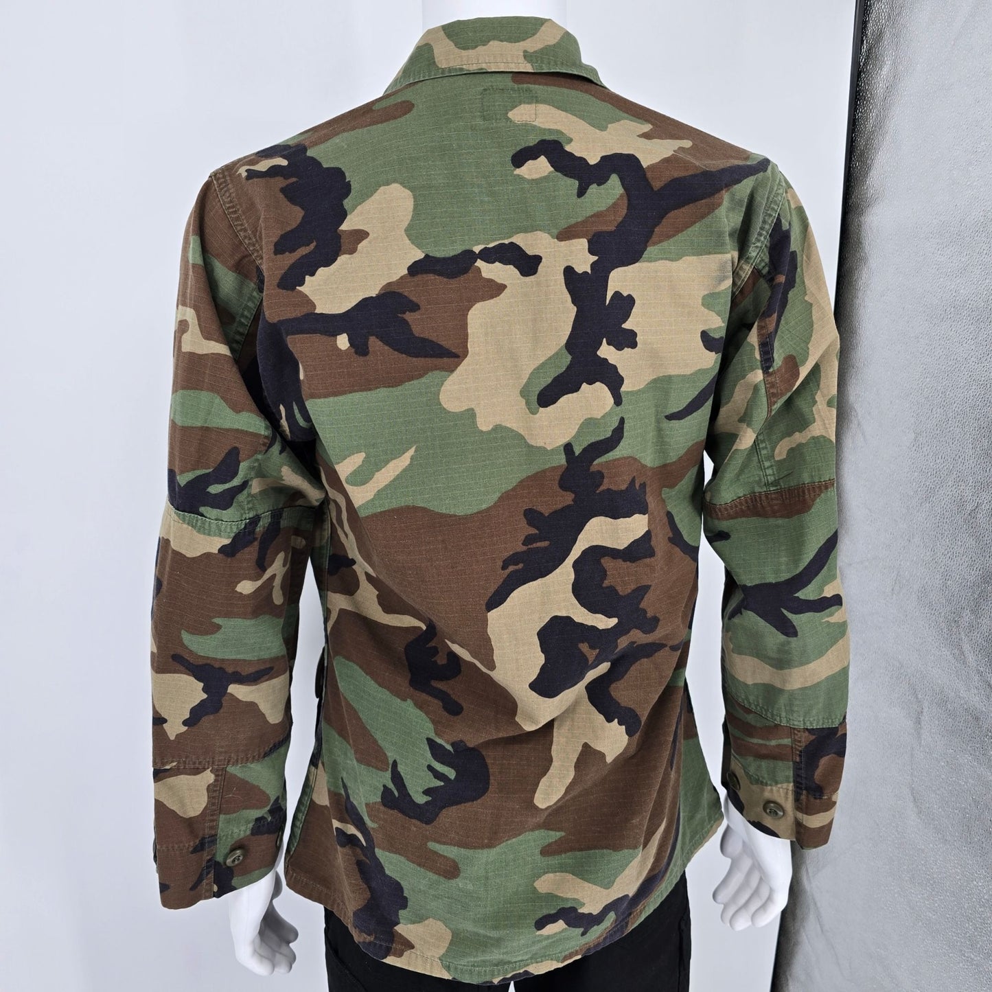 Vintage 1999 U.S Army Woodland Camouflage Pattern Hot Weather Combat Coat (S)