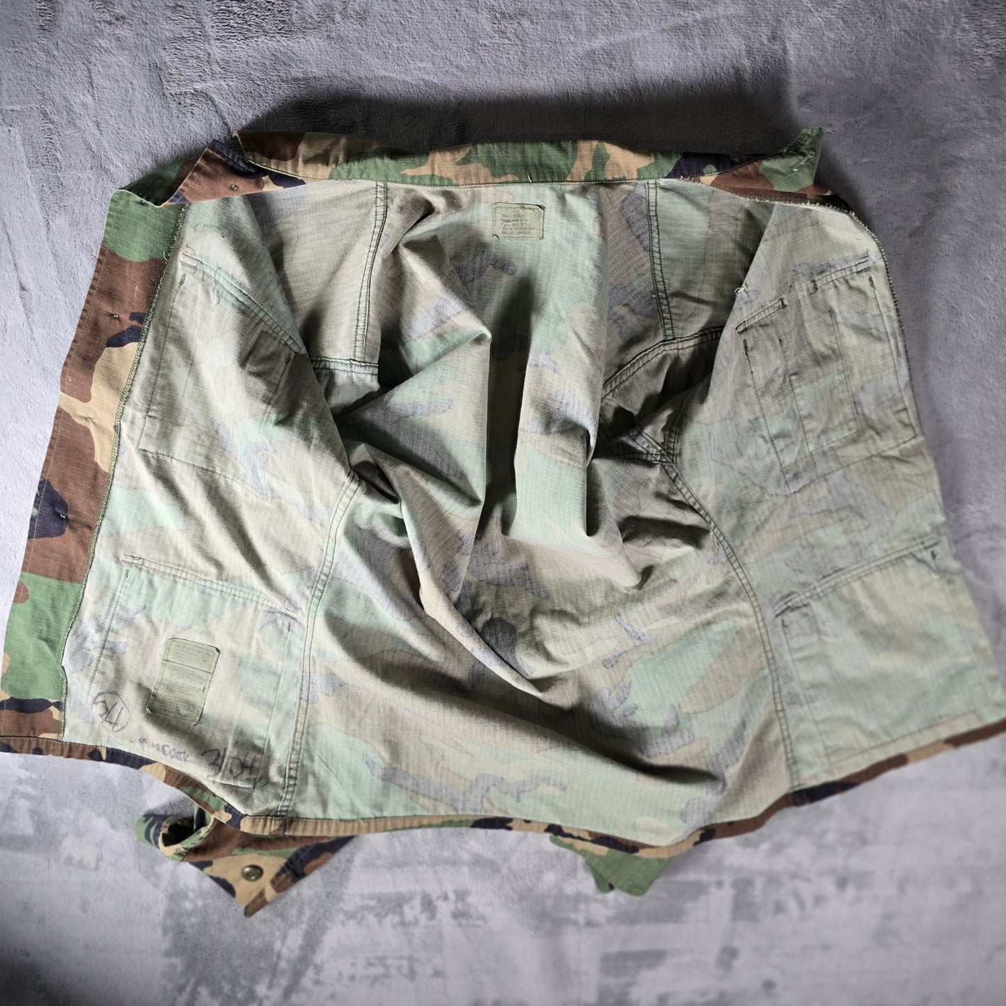 Vintage 1999 U.S Army Woodland Camouflage Pattern Hot Weather Combat Coat (S)