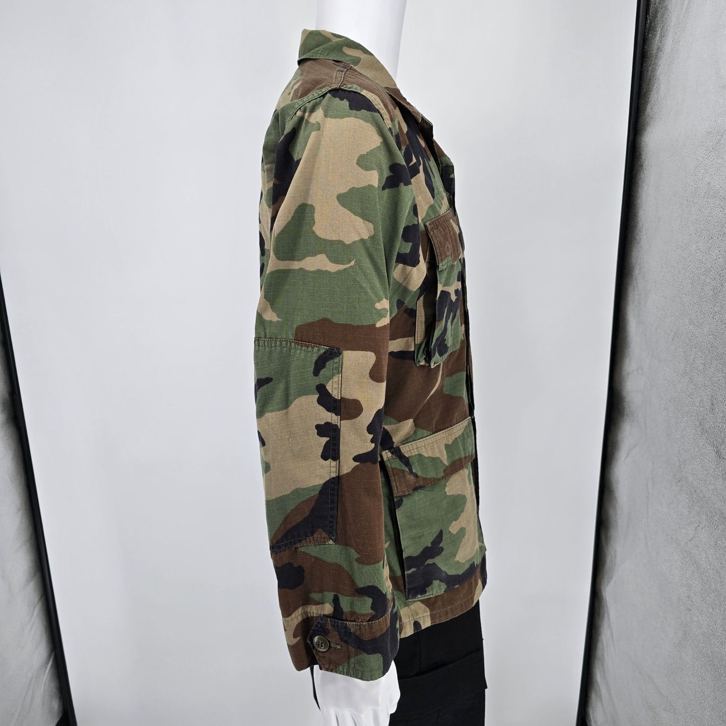 Vintage 1999 U.S Army Woodland Camouflage Pattern Hot Weather Combat Coat (S)