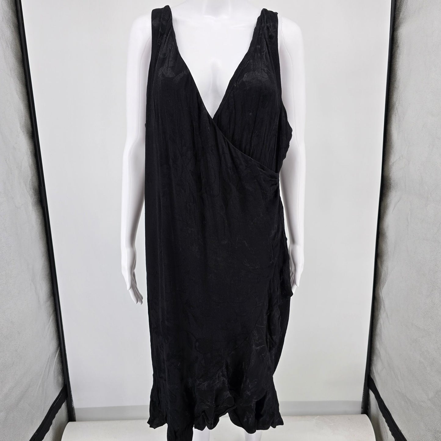 2010s Sachin & Babi Black Floral Jacquard Sleeveless Cocktail Dress (14/L)