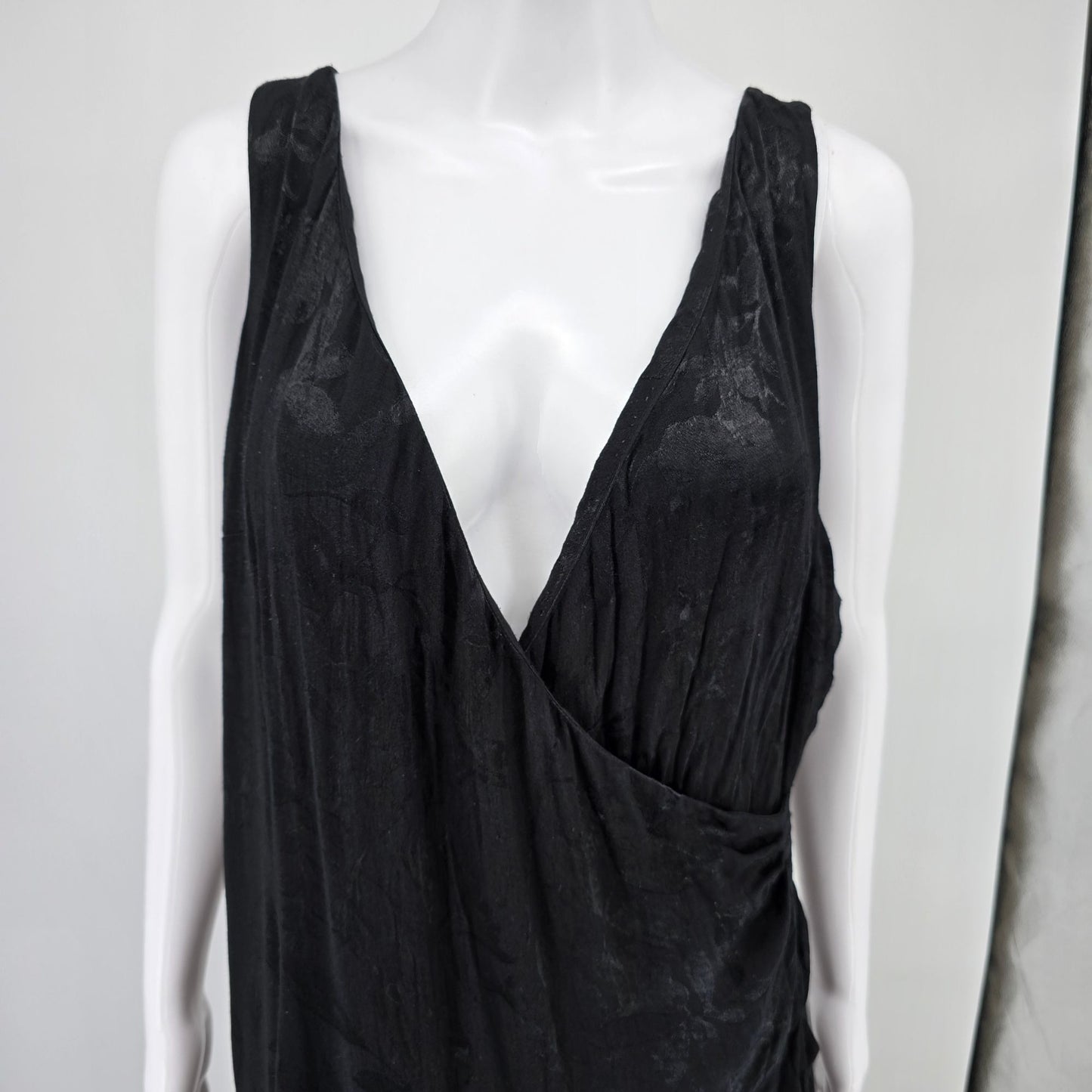 2010s Sachin & Babi Black Floral Jacquard Sleeveless Cocktail Dress (14/L)