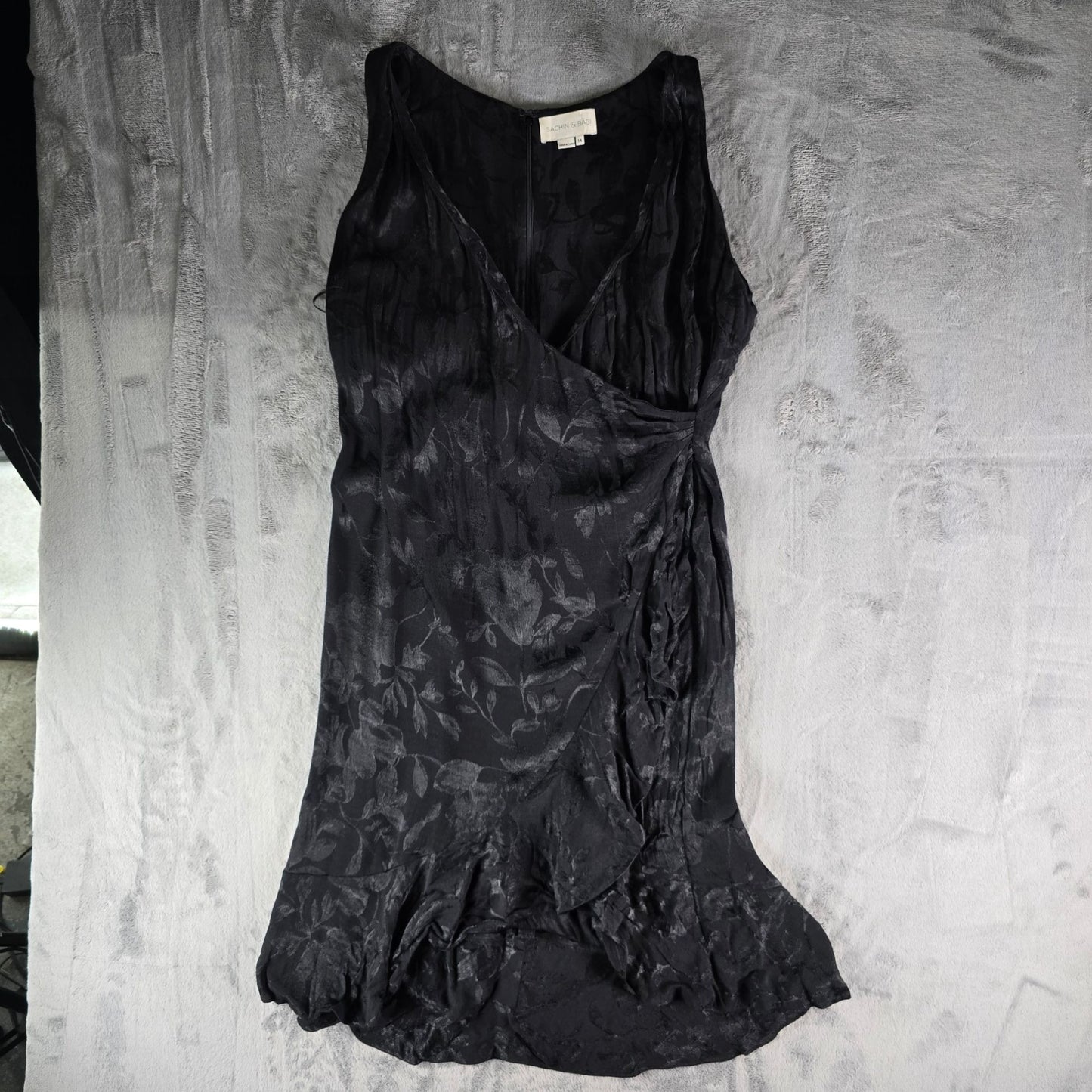 2010s Sachin & Babi Black Floral Jacquard Sleeveless Cocktail Dress (14/L)