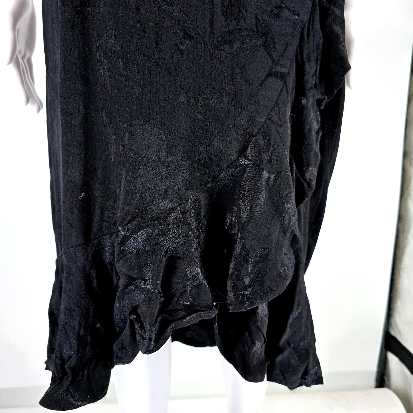 2010s Sachin & Babi Black Floral Jacquard Sleeveless Cocktail Dress (14/L)