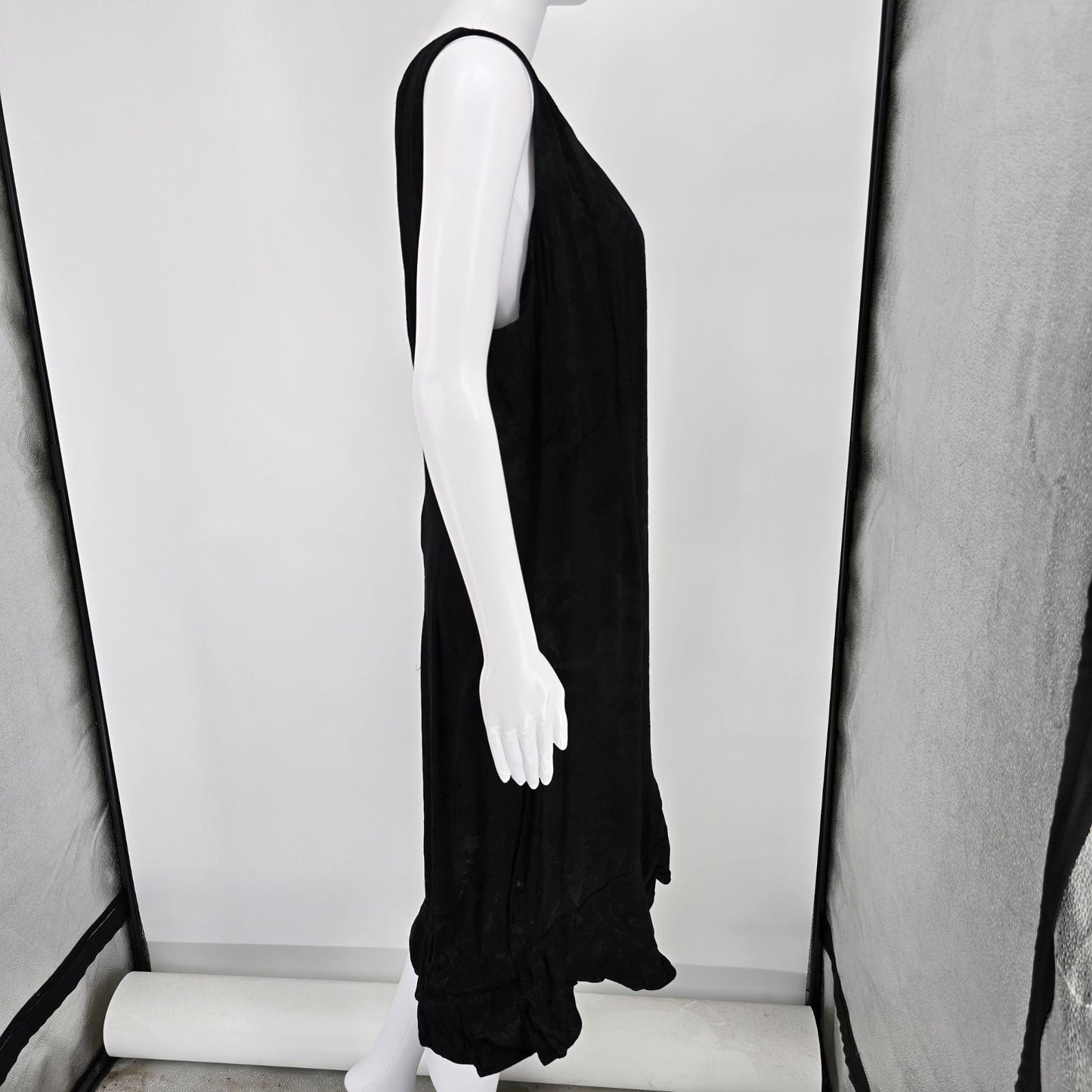 2010s Sachin & Babi Black Floral Jacquard Sleeveless Cocktail Dress (14/L)