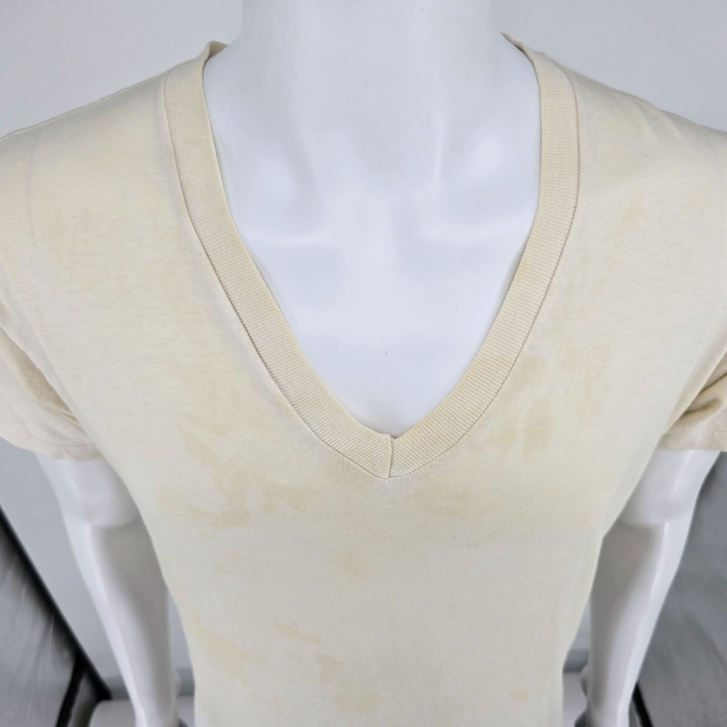 Distressed Vintage 1990s Newton Trading Co. Blank V-Neck Cotton T-Shirt (M)