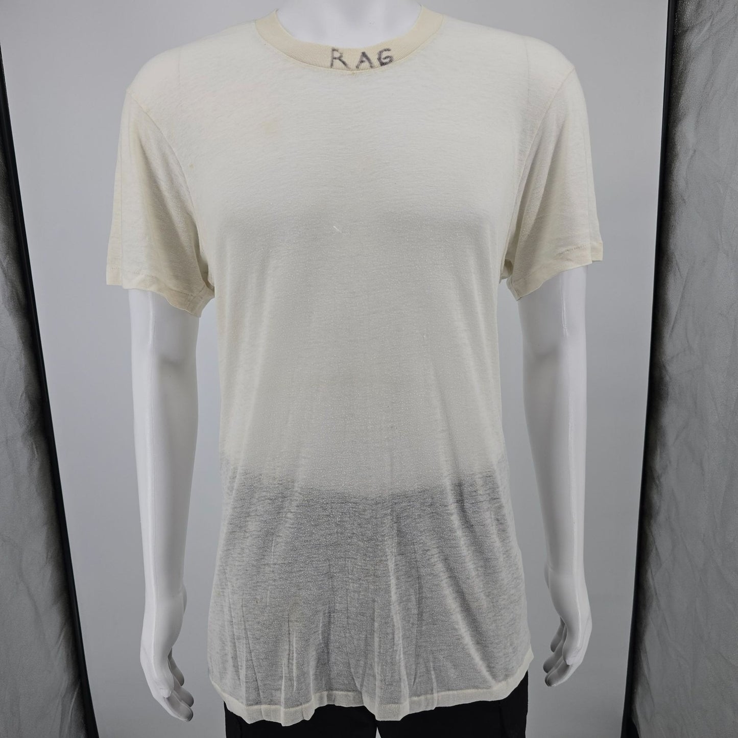 Distressed Vintage 1980s JCPenney Towncraft Blank Undershirt/T-Shirt (M)
