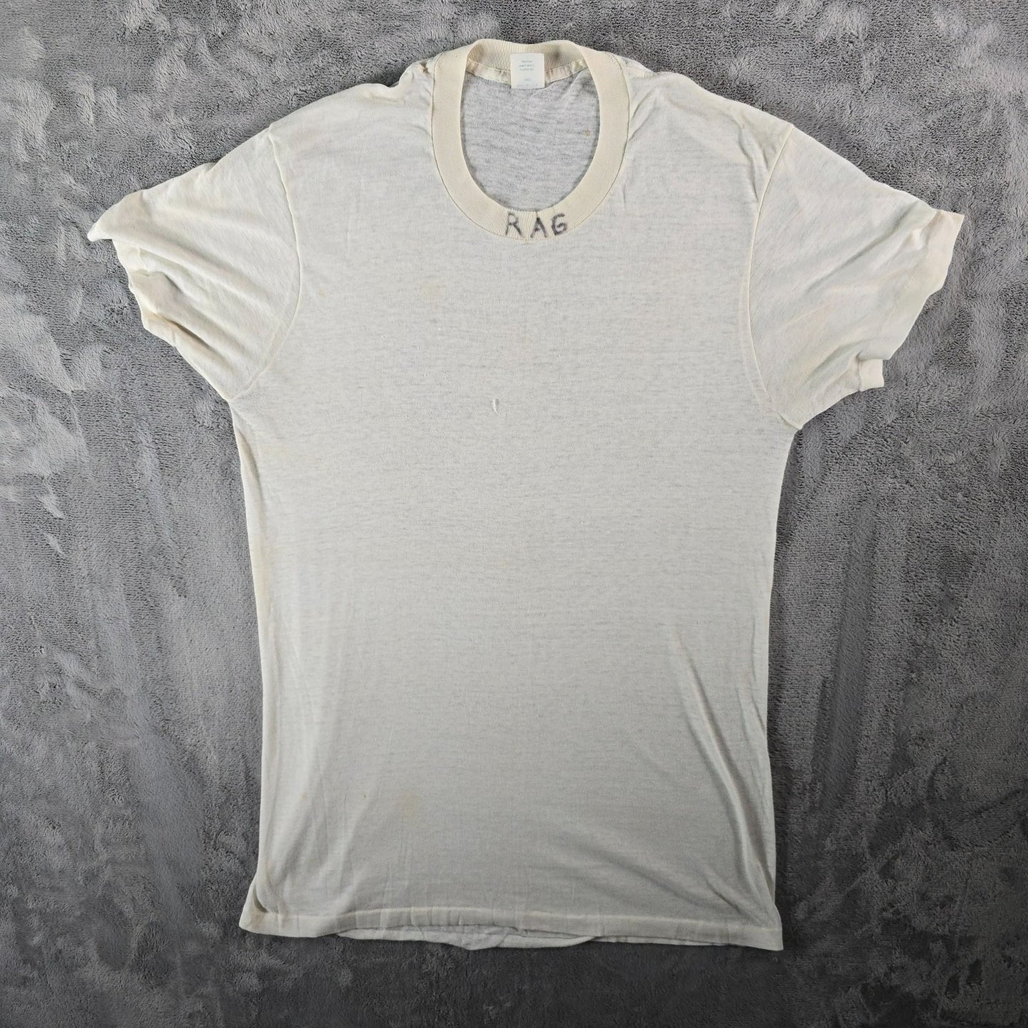 Distressed Vintage 1980s JCPenney Towncraft Blank Undershirt/T-Shirt (M)