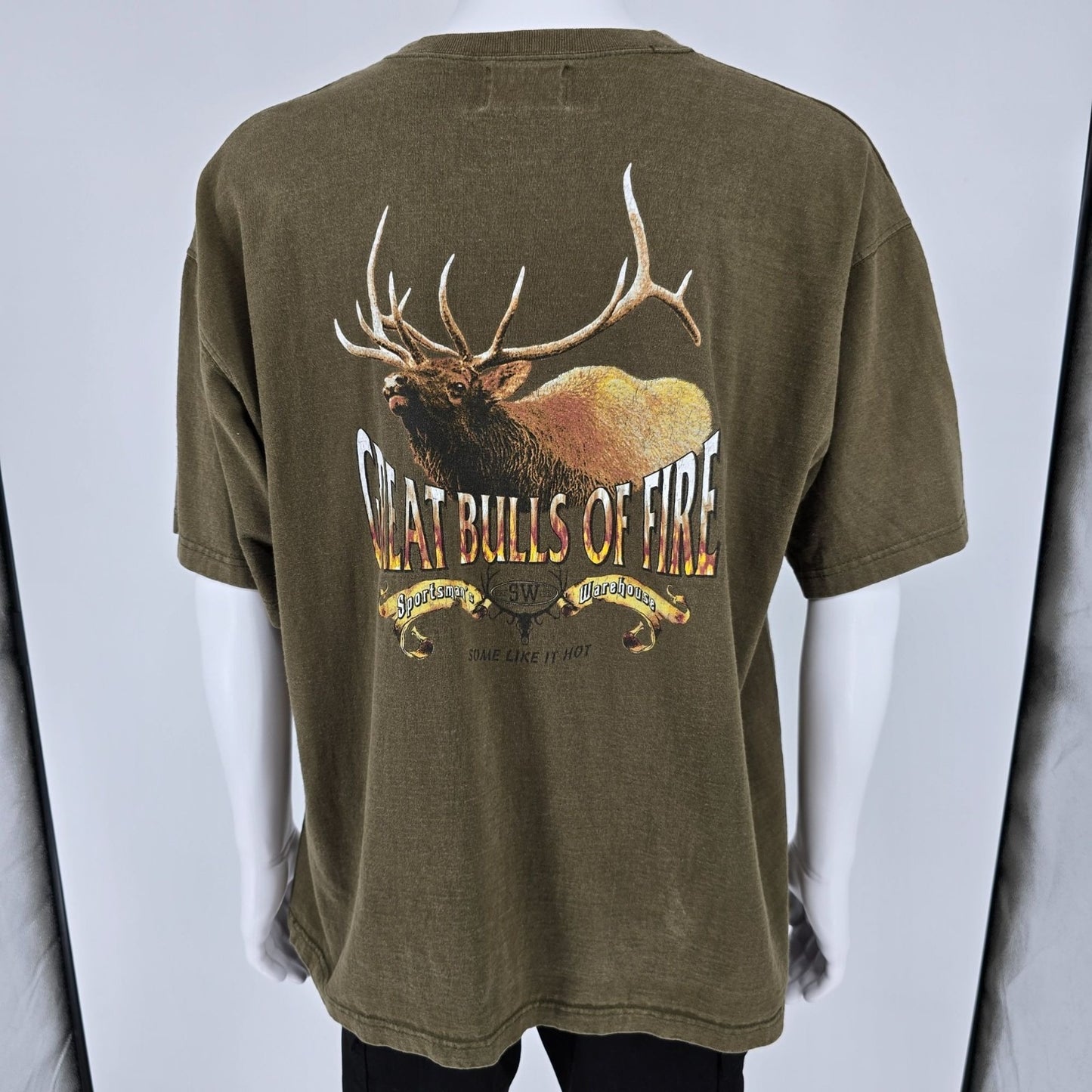Big Rock Sportsman's Warehouse "Great Bulls of Fire" Elk Graphic T-Shirt (XXL)