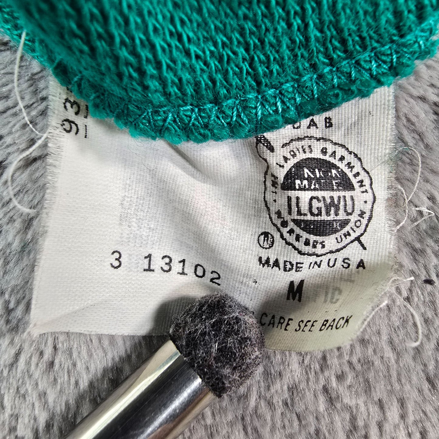 Vintage 1980s Robert Bruce Made in USA Orlon Acrylic Green V-Neck Sweater (M)