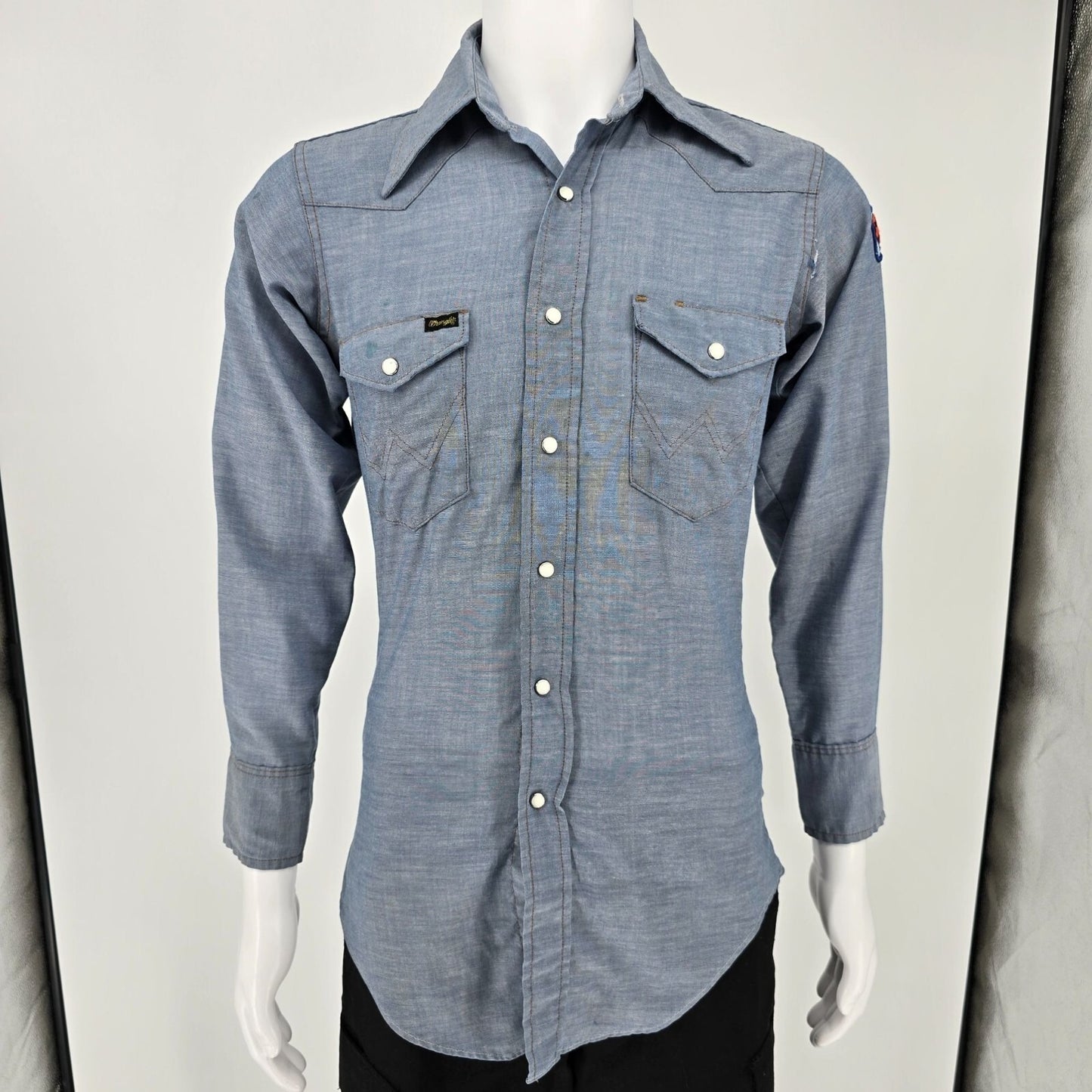 Vintage 1970s Wrangler "Balloon CREW" Pearl Snap Chambray Western Denim Shirt- S