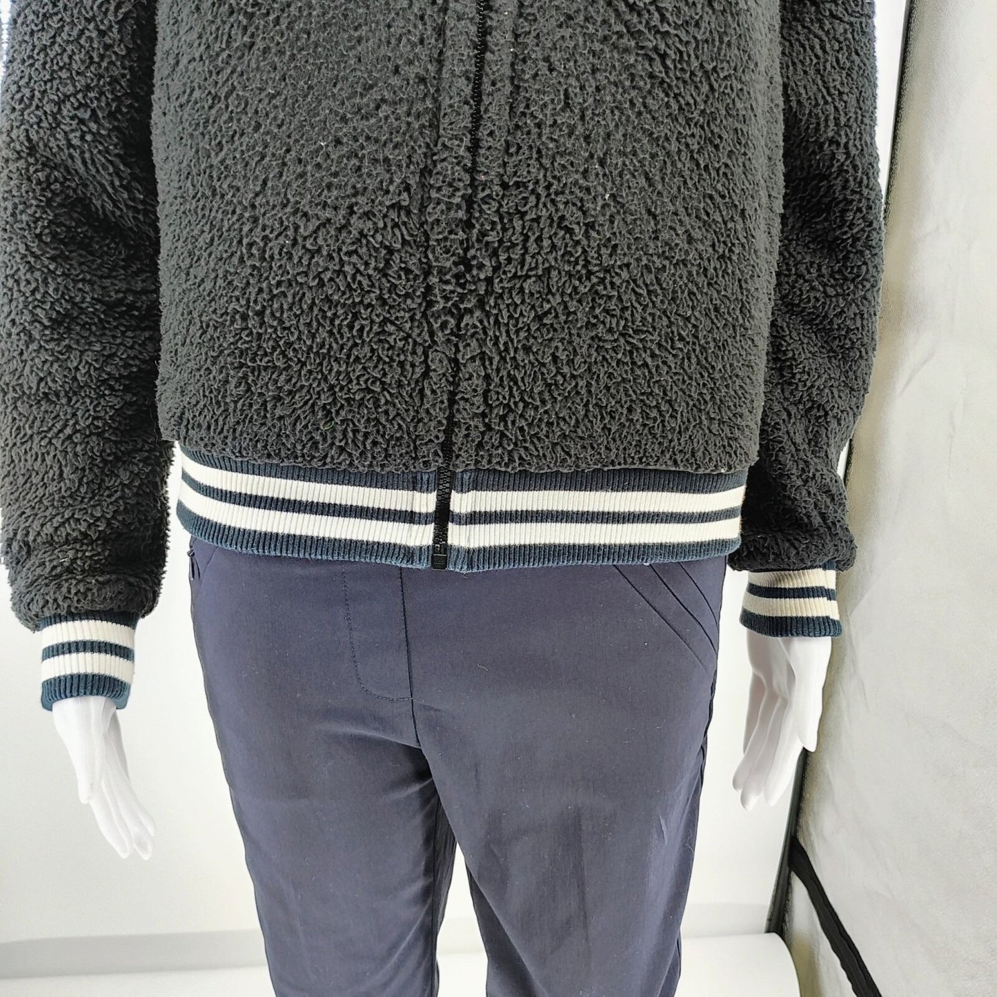 Nike Womens Sherpa Fleece Black and Whi Varsity Jacket XS Black & White Polyeste