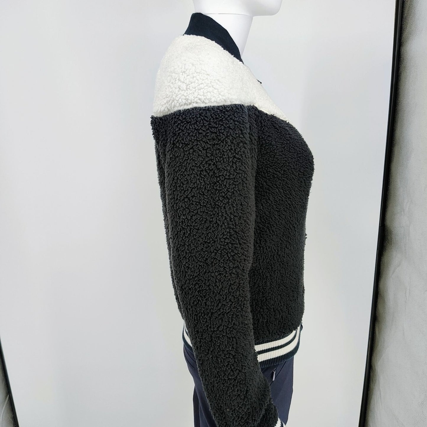 Nike Womens Sherpa Fleece Black and Whi Varsity Jacket XS Black & White Polyeste